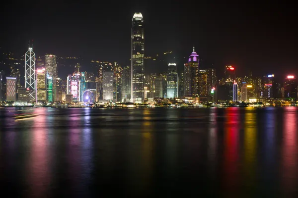 hong-kong-nightlights-victoria-harbour-slow